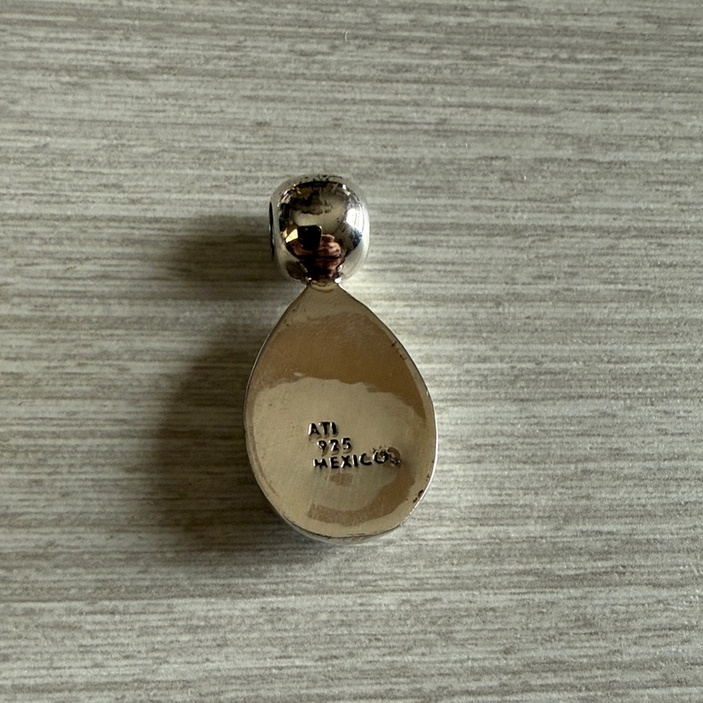 Silver and Turquoise colored Pendant - Picture 2 of 3